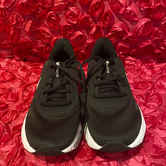 WOMEN'S NIKE REVOLUTION 5 RUNNING SHOES - Picture 4 of 8